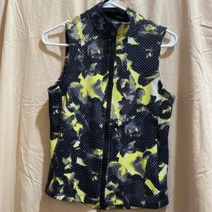 Woman’s Fitted Calvin Klein Performance Quick Dry Sleeveless jacket